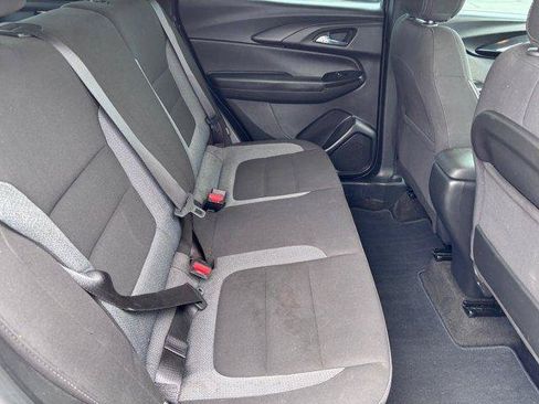 Used 2023 Chevrolet TrailBlazer LS FWD image 13