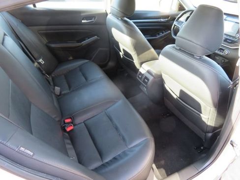 Used 2020 Nissan Altima 2.5 SL FWD image 15