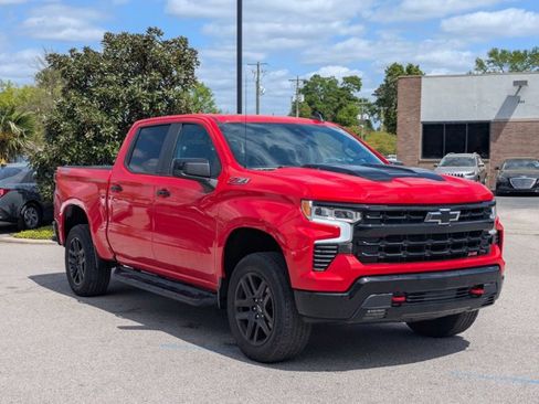 Used 2022 Chevrolet Silverado 1500 LT Trail Boss w/ Convenience Package II image 3