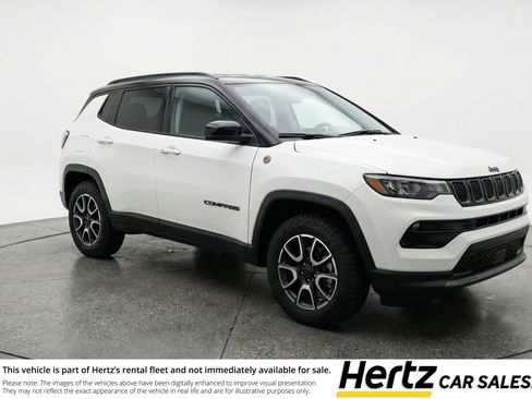 Used 2025 Jeep Compass Trailhawk AWD/4WD image 1