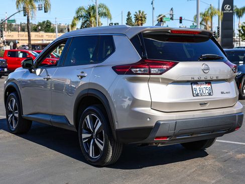 Used 2024 Nissan Rogue SL AWD/4WD image 23