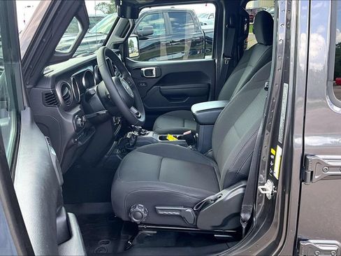 Used 2023 Jeep Wrangler Unlimited w/ 8.4" Radio Group AWD/4WD image 22