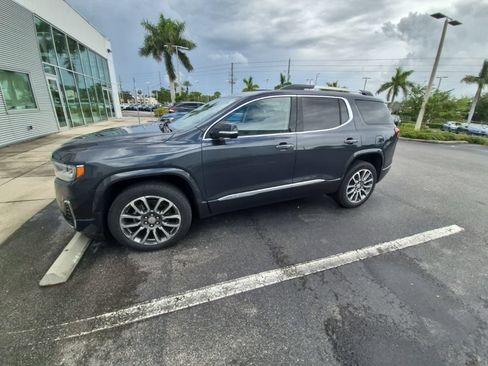 Used 2021 GMC Acadia Denali w/ Denali Technology Package FWD image 3