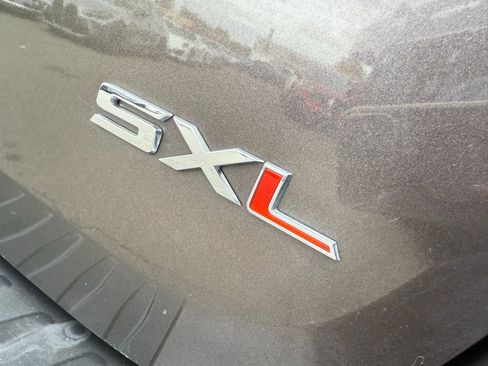 Used 2016 Kia Sedona SX Limited w/ Option Group 030 image 7