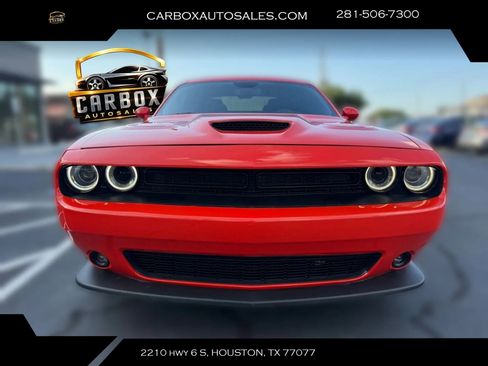 Used 2022 Dodge Challenger SXT w/ Blacktop Package RWD image 8