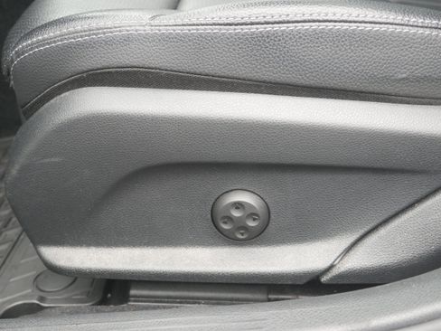 Used 2018 Mercedes-Benz C 300 4MATIC Sedan image 13