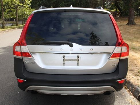Used 2016 Volvo XC70 T5 Premier w/ Proximity Package AWD/4WD image 12
