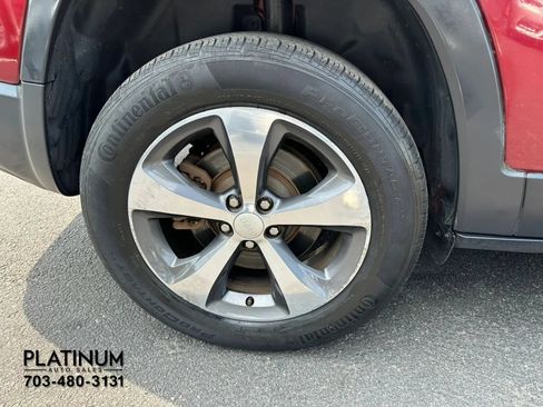 Used 2019 Jeep Cherokee Limited AWD/4WD image 24