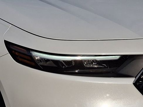 Certified 2025 Honda Accord LX image 9