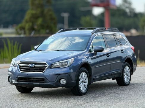 Used 2018 Subaru Outback 2.5i Premium AWD/4WD image 6