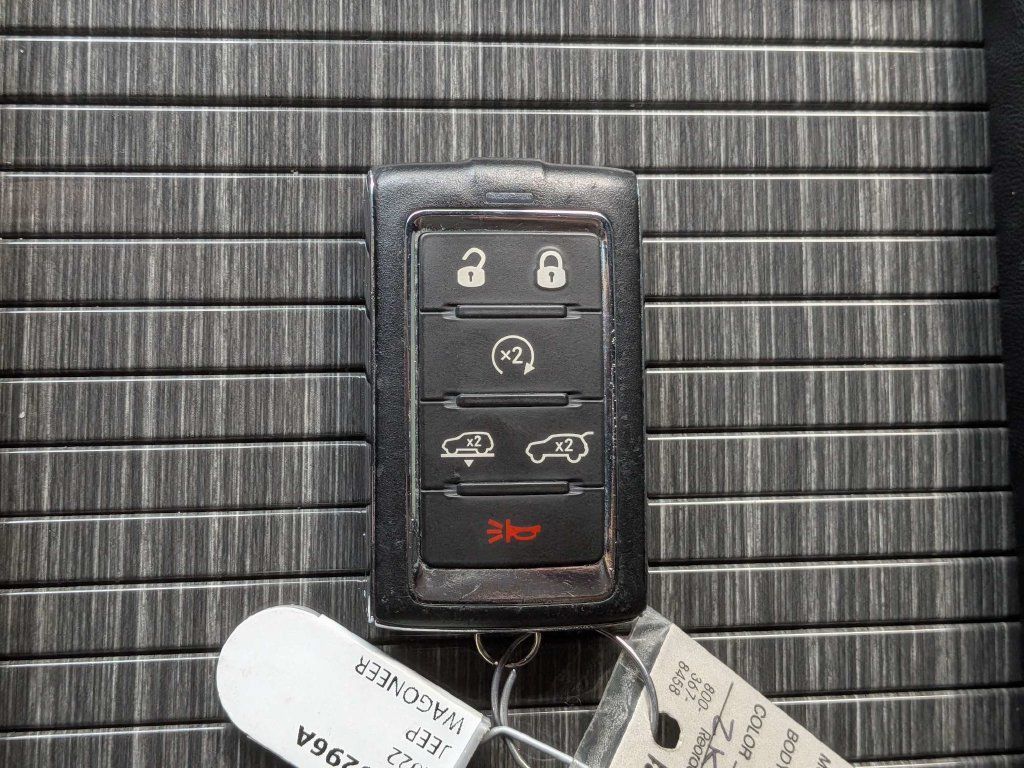 Used 2022 Jeep Wagoneer Series III w/ Premium Group I AWD/4WD image 33