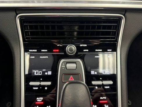 Used 2018 Porsche Panamera 4 AWD/4WD image 51