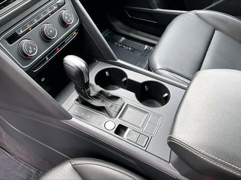 Certified 2023 Volkswagen Atlas SE image 17