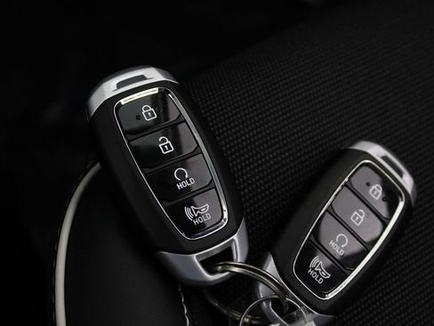 Certified 2024 Hyundai Venue Limited FWD image 31