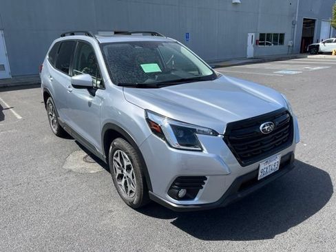 Used 2023 Subaru Forester Premium AWD/4WD image 2
