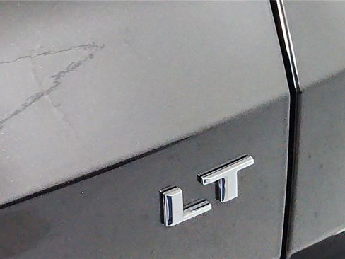 Used 2024 Chevrolet Traverse LT image 25