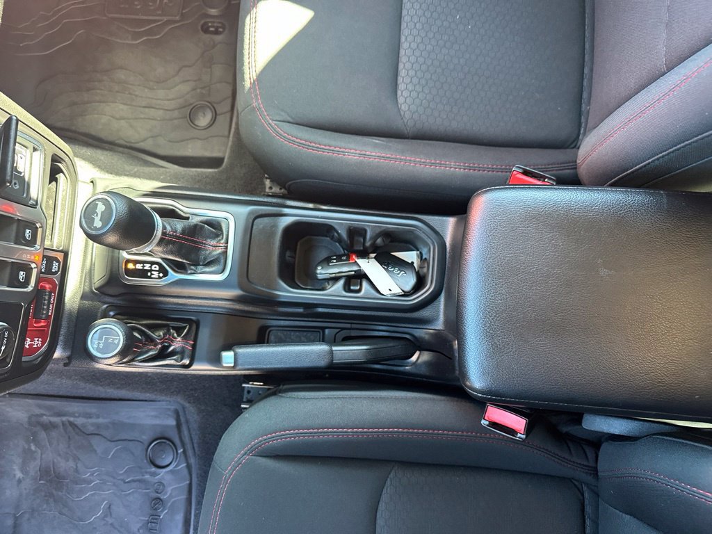 Used 2021 Jeep Wrangler Rubicon w/ Cold Weather Group AWD/4WD image 32