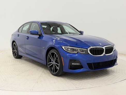 Used 2022 BMW 330e xDrive w/ M Sport Package AWD/4WD image 7