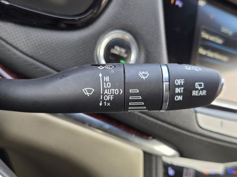 Used 2019 Cadillac XT5 Luxury FWD image 18
