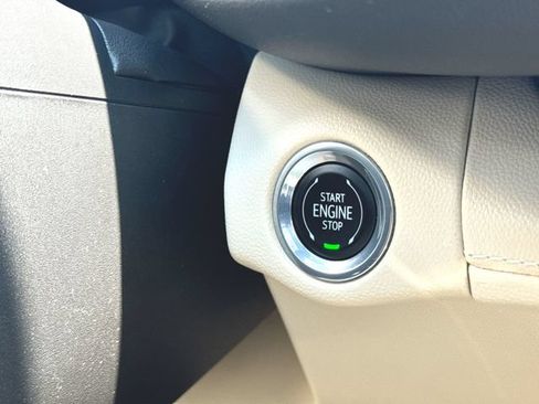 Used 2023 Buick Envision Avenir AWD/4WD image 17