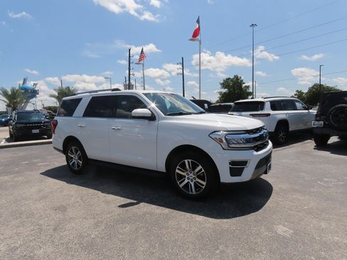 Used 2024 Ford Expedition Limited AWD/4WD image 7