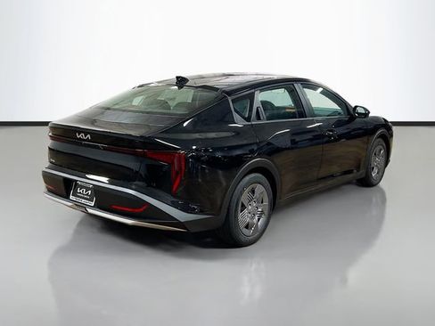 New 2025 Kia K4 LX image 7