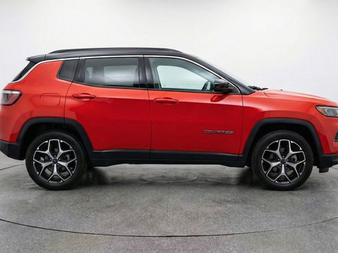 Used 2025 Jeep Compass Limited AWD/4WD image 11