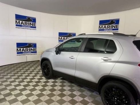 Certified 2022 Chevrolet Trax LT w/ Driver Confidence Package image 8