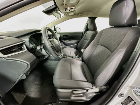 Used 2025 Toyota Corolla LE FWD image 13