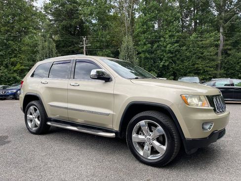 Used 2012 Jeep Grand Cherokee Overland Summit AWD/4WD image 23