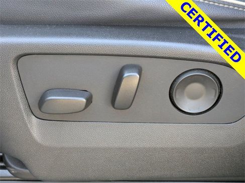 Used 2023 Chevrolet Suburban Premier image 19