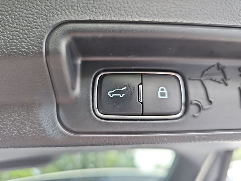 Used 2023 Ford Explorer XLT w/ Equipment Group 202A AWD/4WD image 14