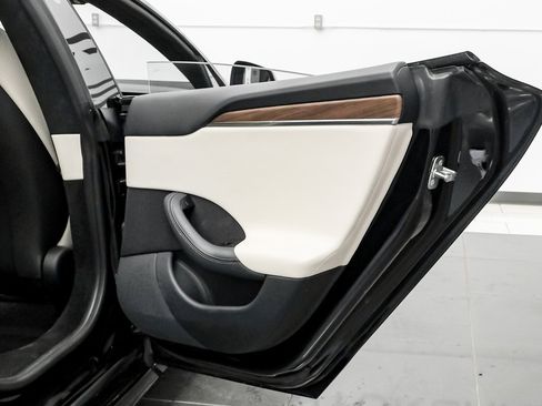 Used 2023 Tesla Model S Standard Range image 39