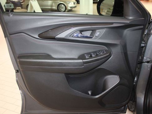 Used 2021 Chevrolet TrailBlazer RS w/ Convenience Package image 11