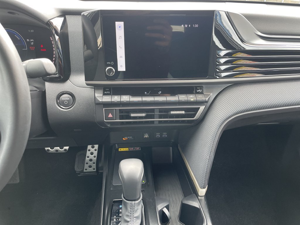 Used 2026 Toyota Camry SE FWD image 18