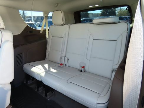 Used 2022 GMC Yukon XL Denali image 22
