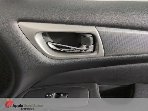 Used 2019 Nissan Pathfinder SL image 45