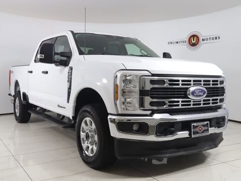 Used 2024 Ford F250 XLT w/ FX4 Off-Road Package AWD/4WD image 16