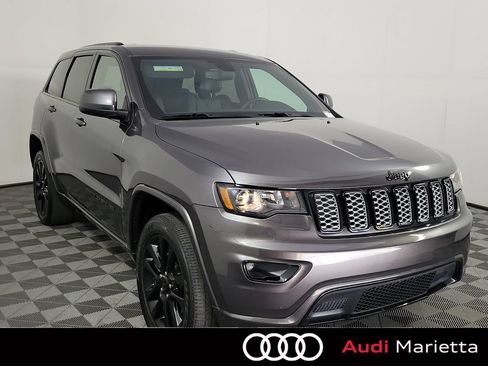 Used 2018 Jeep Grand Cherokee Altitude AWD/4WD image 1