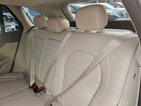 Used 2022 Mercedes-Benz GLC 300 4MATIC image 15
