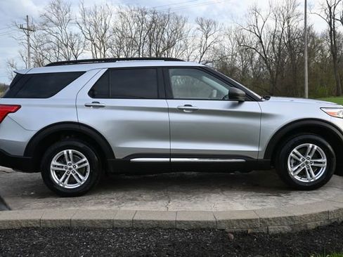 Used 2020 Ford Explorer XLT w/ Comfort Package AWD/4WD image 4