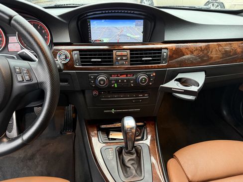 Used 2013 BMW 335i Convertible image 11