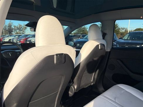 Used 2024 Tesla Model Y Long Range image 23