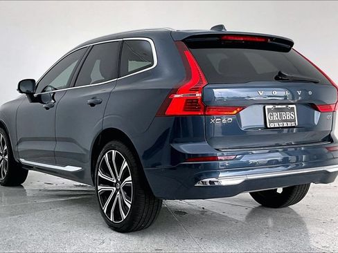 Used 2023 Volvo XC60 B5 Ultimate w/ Climate Package FWD image 15