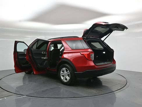 Used 2023 Ford Explorer XLT RWD image 32