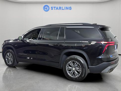 Used 2025 Chevrolet Traverse LT w/ Driver Confidence Package image 4