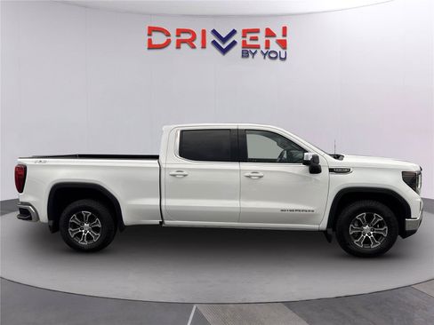 Used 2023 GMC Sierra 1500 SLE AWD/4WD image 3