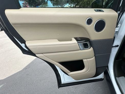 Used 2015 Land Rover Range Rover Sport HSE image 29