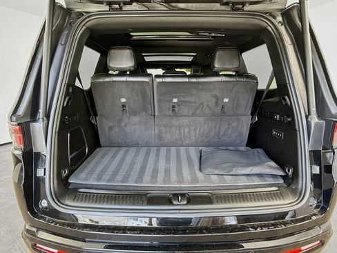 Used 2024 Jeep Wagoneer Series II AWD/4WD image 28