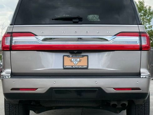 Used 2019 Lincoln Navigator Reserve AWD/4WD image 4